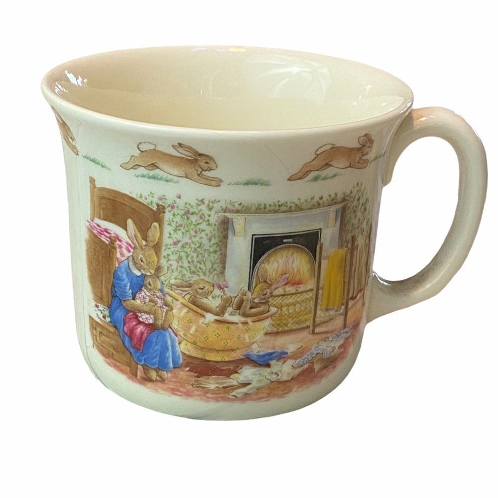 Royal Doulton Bunnykins 1988 bath scene cup